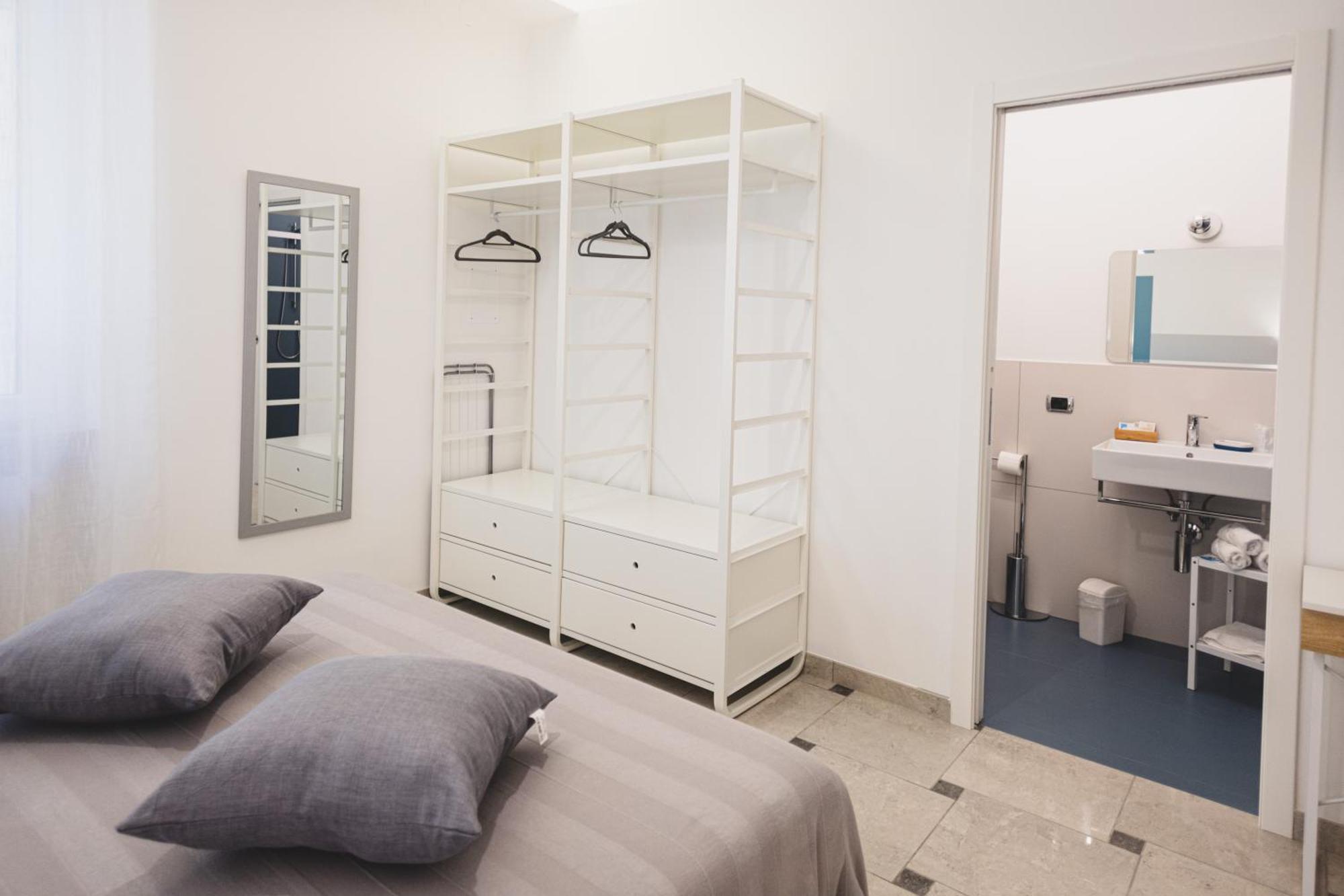 Piazza Verdi B&B Васто Екстер'єр фото