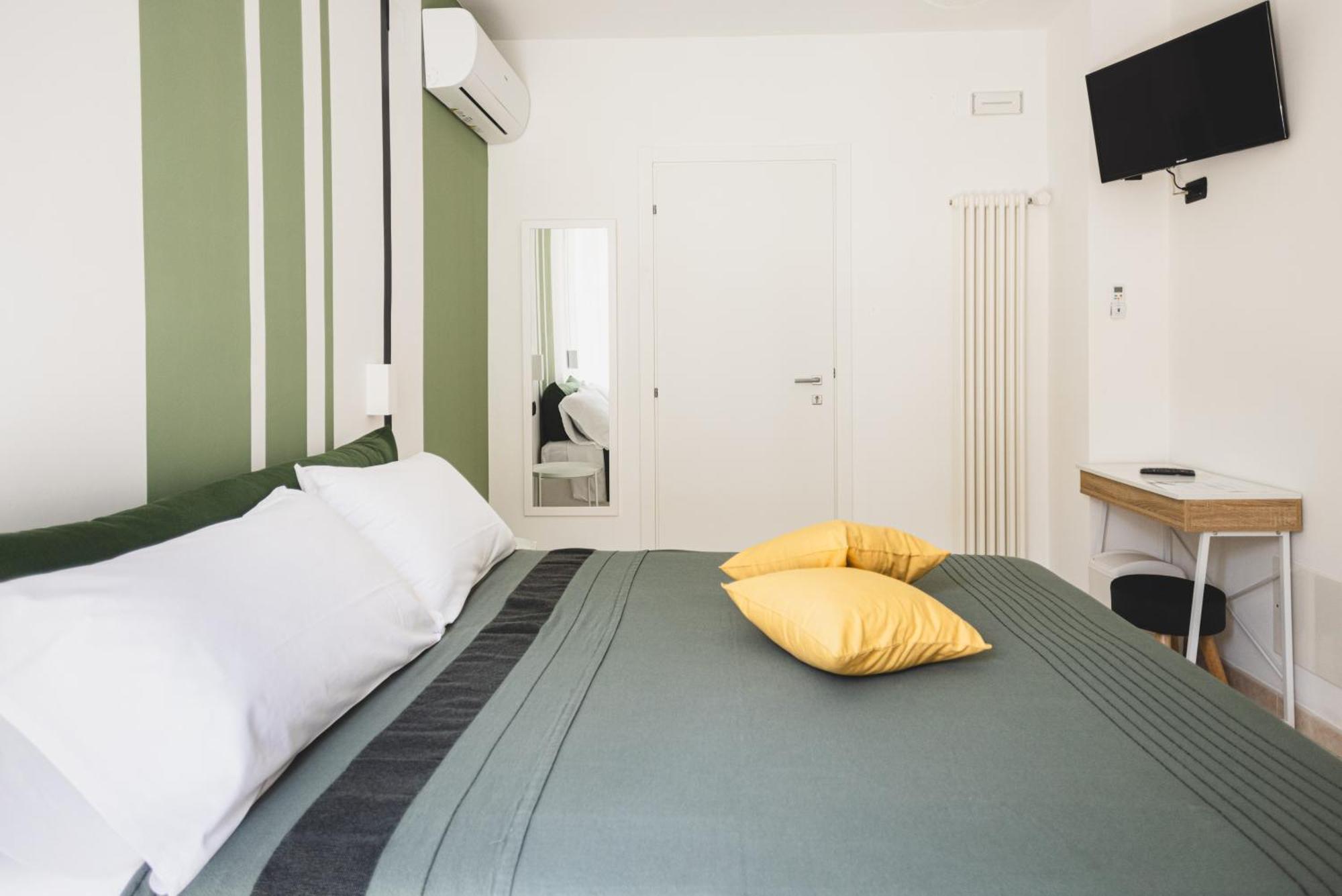 Piazza Verdi B&B Васто Екстер'єр фото