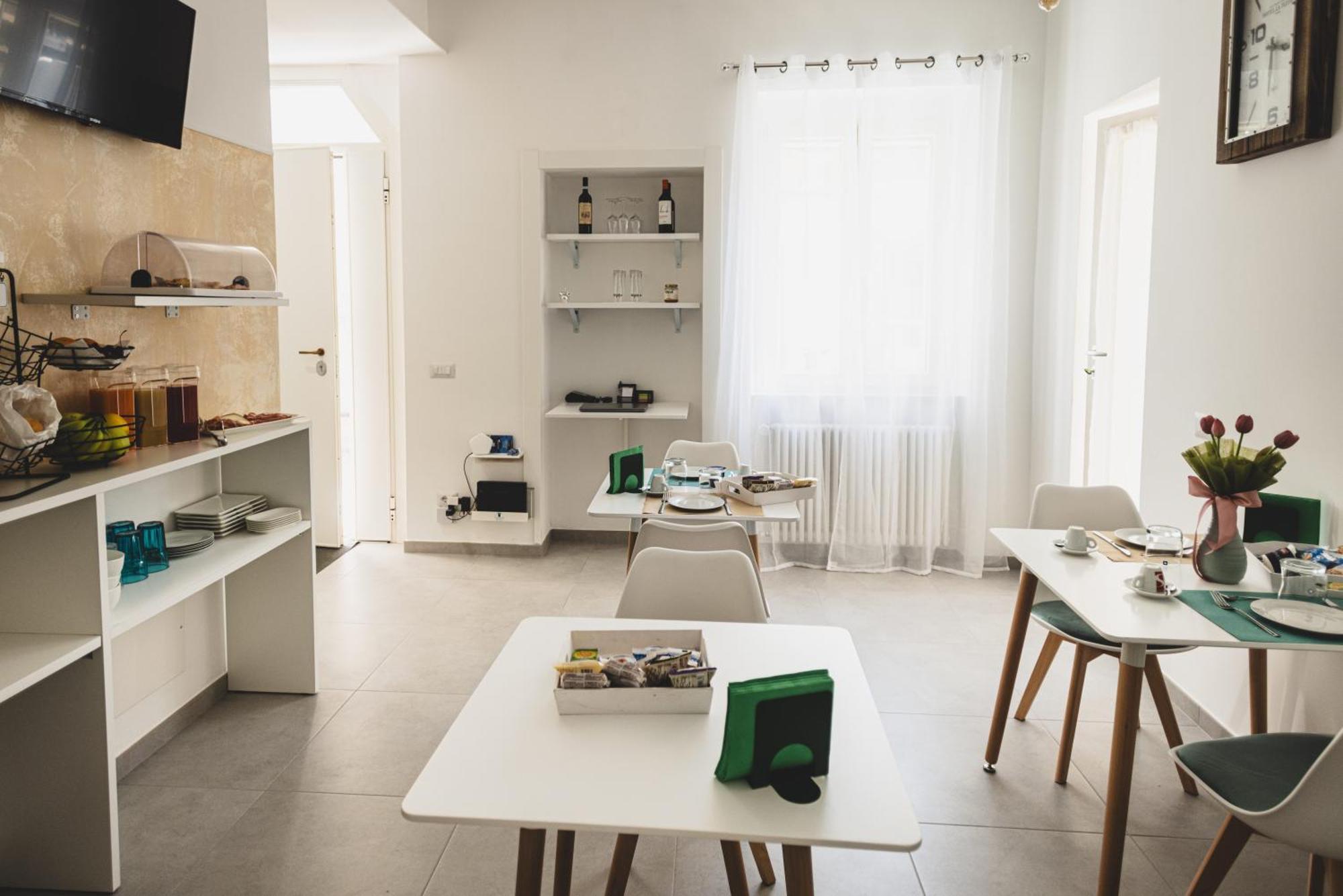 Piazza Verdi B&B Васто Екстер'єр фото